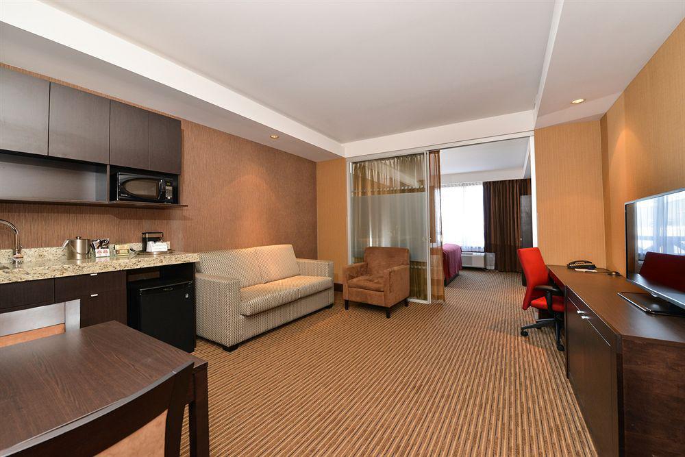Edmonton Hotel & Convention Center Edmonton Extérieur photo