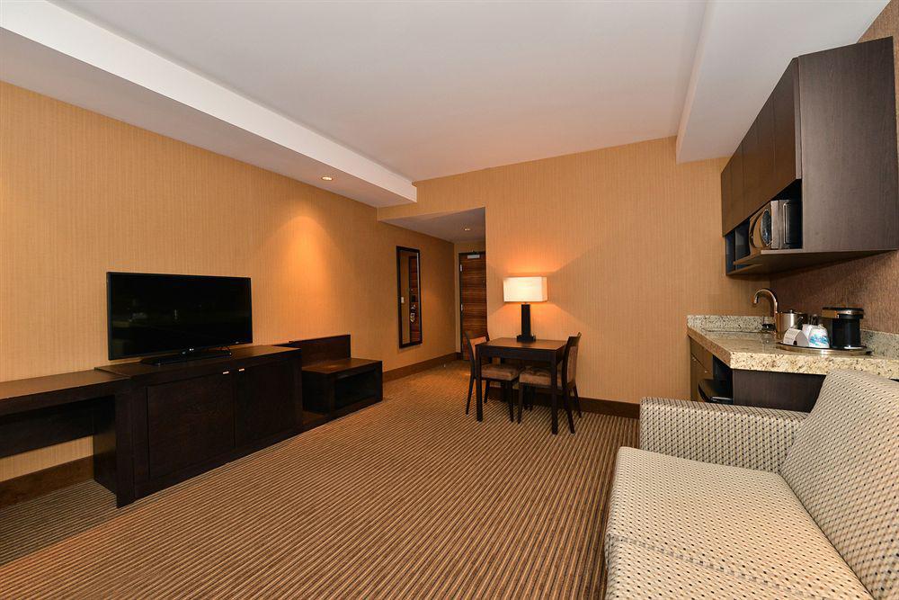 Edmonton Hotel & Convention Center Edmonton Extérieur photo